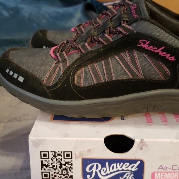 Skechers Relaxed Fit Slip On Sneakers - Picture 2 of 6